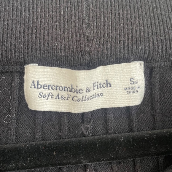 Abrecrombie Black Pants - Stretchy - Picture 2 of 2